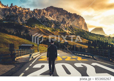 The 2022 New Year journey and future vision concept The 2022 New Year journey and future vision concept 85360267