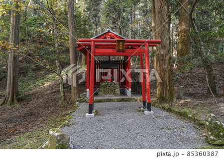 比叡山延暦寺 横川地区 参道の稲荷社 比叡山延暦寺 横川地区 参道の稲荷社 85360387