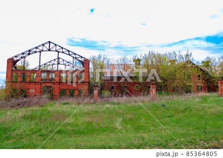 Ruins of building in Natalyevka estate complex in Kharkiv region, Ukraine 85364805