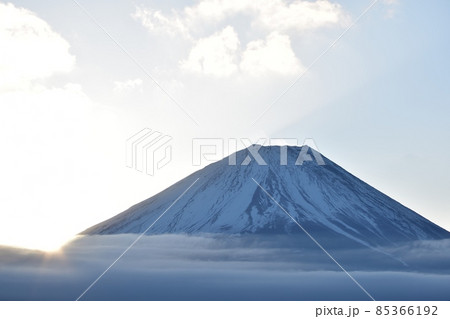 日の出時の富士山(本栖湖)211229am7:22-3 日の出時の富士山(本栖湖)211229am7:22-3 85366192