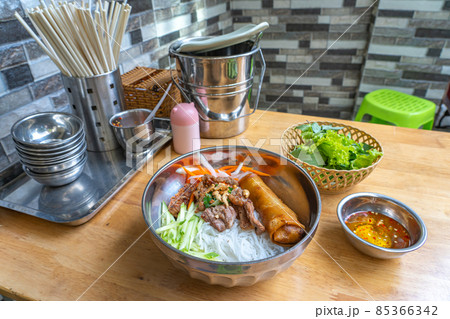 Bun thit nuong - Vietnamese grilled pork and rice noodles 85366342