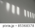 室内に差し込む光　ふんわりイメージ 85368378