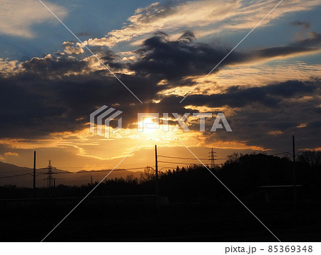 冬の朝焼け 85369348