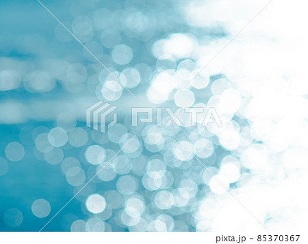 朝の海の光 85370367