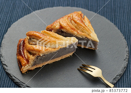 沖縄名物の田芋(ターンム)パイ 85373772