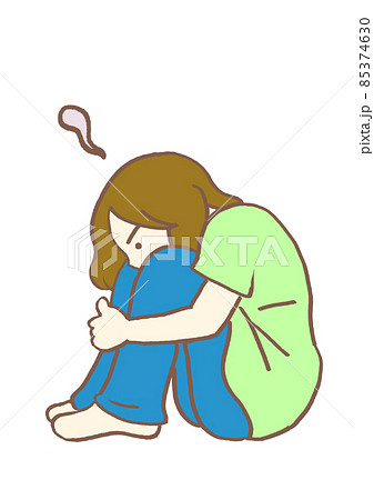 抑うつ状態 ひざを抱え孤独に沈む女性 抑うつ状態 ひざを抱え孤独に沈む女性 85374630