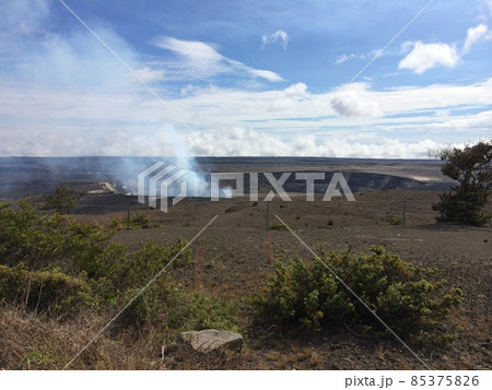 鹿目ハワイ国立公園のキラウェア火山ハレマウマウ火口 85375826