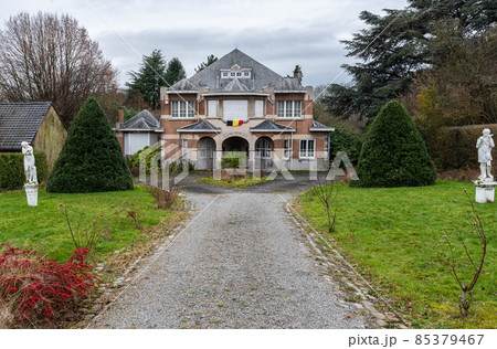 Berchem-Sainte-Agathe, Brussels Capital Region, Belgium - 12 26 2021: Facade of the isolated Art Deco vila Les Hetres, translated as The Beeches 85379467