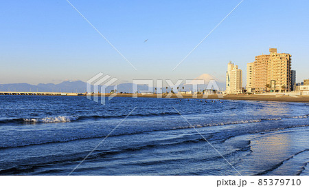 湘南神奈川県藤沢市・鎌倉市の江ノ島の夜明け 湘南神奈川県藤沢市・鎌倉市の江ノ島の夜明け 85379710