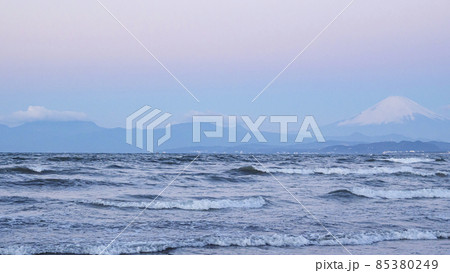 鵠沼海岸から見た富士山 鵠沼海岸から見た富士山 85380249