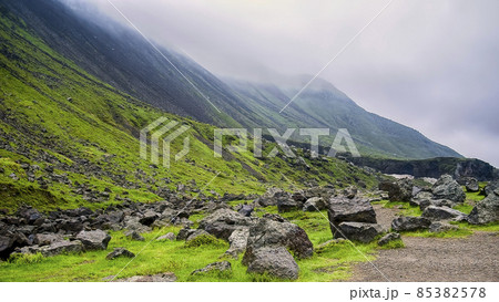 中国 長白山 (白頭山) のU字谷 U-Shaped valley in Mt. Changbai 85382578