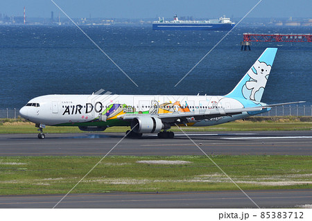 羽田空港へ着陸した AIRDO (エア・ドゥ) の旅客機 85383712