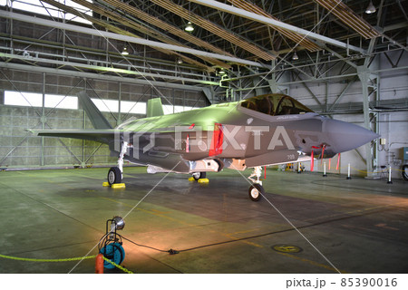 格納庫のステルス戦闘機F-35A 格納庫のステルス戦闘機F-35A 85390016