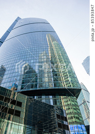 モスクワの街並み 近代的なガラス張りの高層ビル モスクワの街並み 近代的なガラス張りの高層ビル 85393847