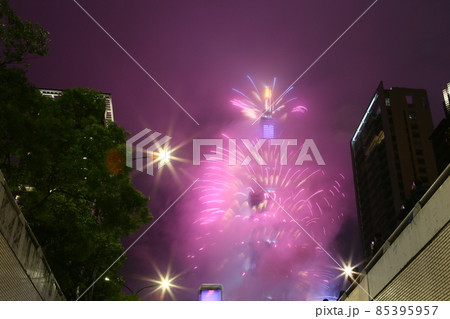 台湾 花火 キラキラ輝くもの 85395957
