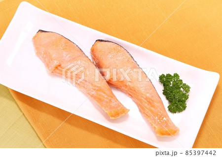 半身半魚　〜切身シリーズ2〜 半身半魚 〜切身シリーズ2〜 冷凍 赤魚切身 2切