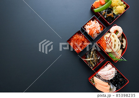 お正月や日本料理に使いやすい和食材のお洒落なフレーム　コピースペースあり 85398235