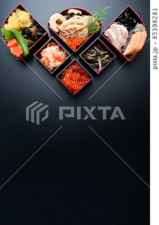 バナーなど日本料理に使いやすい和食材のお洒落なイメージ　縦 85398281