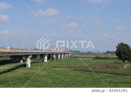 埼玉県熊谷市の利根川に架かる刀水橋 85401261