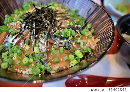 八戸前沖銀さば漬け丼 85402345