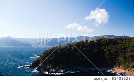 三石海岸の岩礁と海 三石海岸の岩礁と海 85405628