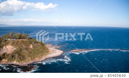 三石海岸の岩礁と海 三石海岸の岩礁と海 85405630