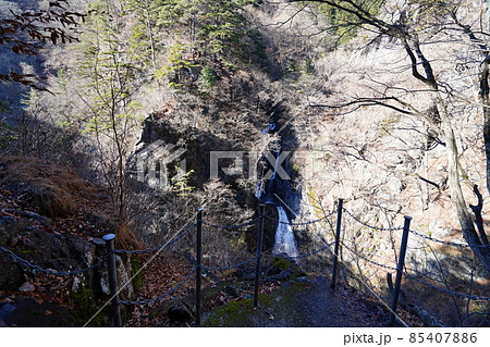 群馬県みどり市 小中川にかかる小中大滝 袈裟かけ橋を渡って展望の良いところから撮影 群馬県みどり市 小中川にかかる小中大滝 袈裟かけ橋を渡って展望の良いところから撮影 85407886