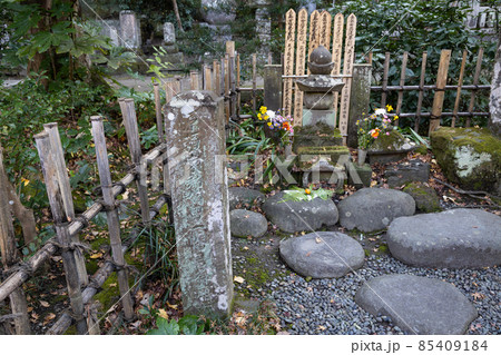 鎌倉・一幡の袖塚 85409184