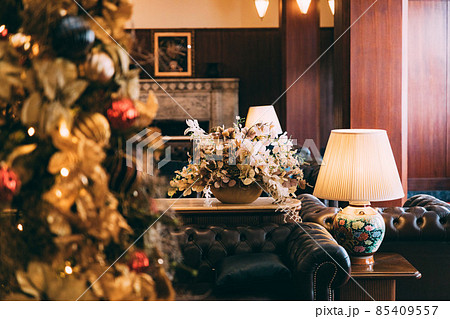 ホテル ロビー クリスマスツリー ホテル ロビー クリスマスツリー 85409557