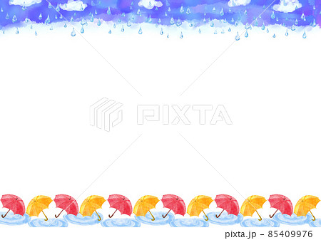 上にはどんより空で雨が降り、下には赤と黄色の傘と水たまりの背景素材 上にはどんより空で雨が降り、下には赤と黄色の傘と水たまりの背景素材 85409976