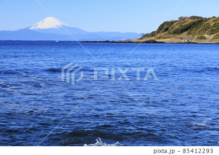 湘南三浦半島の神奈川県横須賀市・三浦市の和田長浜の冬 湘南三浦半島の神奈川県横須賀市・三浦市の和田長浜の冬 85412293
