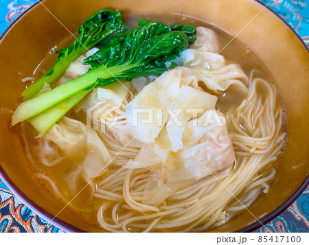 香港名物・エビわんたん麺  85417100