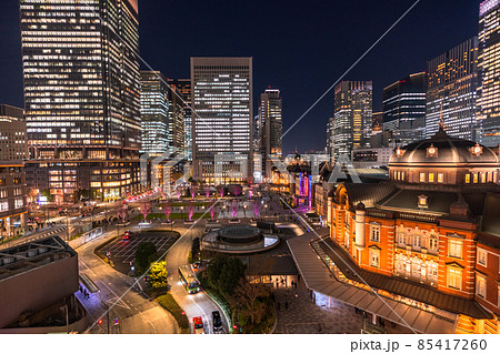 《東京都》東京駅・丸の内ビジネス街の夜景 85417260