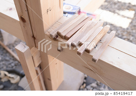 伝統構法の柱のほぞ 85419417