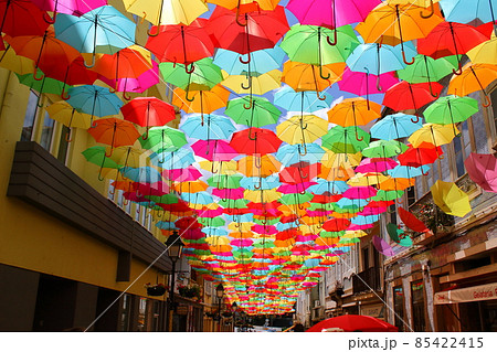 ポルトガル　アゲタのアンブレラ・スカイ・プロジェクト 85422415