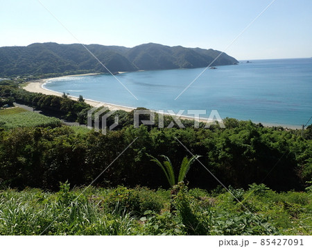 加計呂麻島の諸鈍の集落と美しい海 加計呂麻島の諸鈍の集落と美しい海 85427091