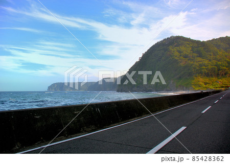 北山崎断崖クルーズ観光船の発着所付近、海沿いの道路を楽しくドライブ・東北・岩手・田野畑村 北山崎断崖クルーズ観光船の発着所付近、海沿いの道路を楽しくドライブ・東北・岩手・田野畑村 85428362