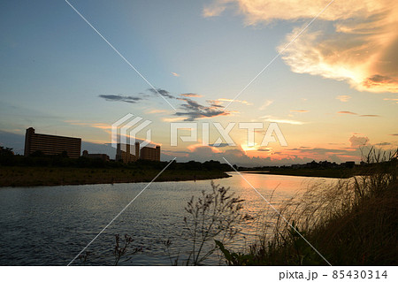 多摩川の夕暮れ 多摩川の夕暮れ 85430314