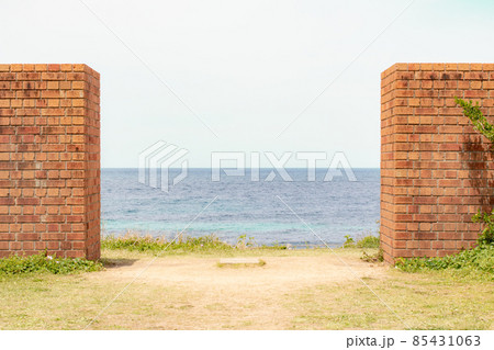 門出を祝うような、海と空に道が開けている写真 門出を祝うような、海と空に道が開けている写真 85431063