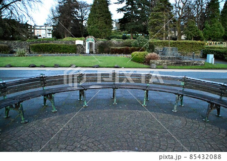 遠景のベンチ 85432088