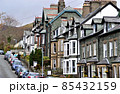 中世のアパートと坂道 85432159