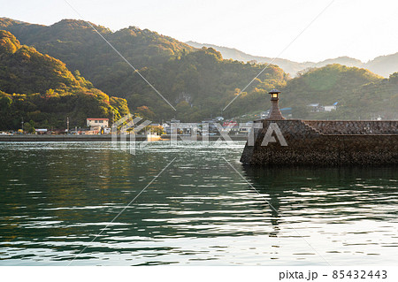 《広島県》下蒲刈島・三之瀬の朝の風景 85432443