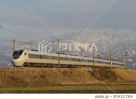 北陸本線　水橋－東富山　JR西日本　681系　W03＋W14編成（金沢）　はくたか 85432769