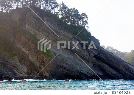 北山崎断崖クルーズ観光船・島越港を出発直後に現れる地層で有名なハイペ海岸・東北・岩手県・田野畑(3) 北山崎断崖クルーズ観光船・島越港を出発直後に現れる地層で有名なハイペ海岸・東北・岩手県・田野畑(3) 85434028