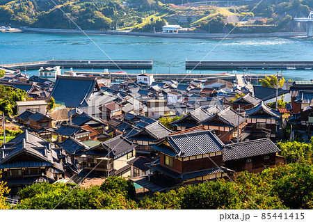 《広島県》とびしま海道・豊浜大橋と豊島の集落 《広島県》とびしま海道・豊浜大橋と豊島の集落 85441415