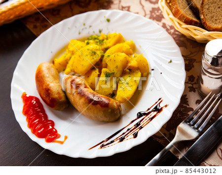 Belarusian vyachara - sausages with potatoes 85443012