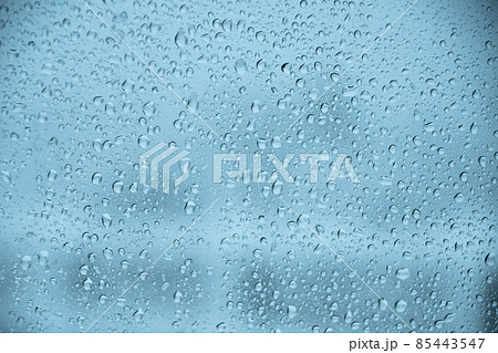 窓の水滴 窓の水滴 85443547