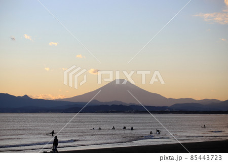 夕暮れの海の風景 夕暮れの海の風景 85443723