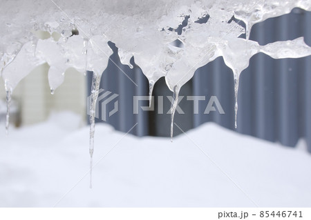 氷、つらら、冬、雪、冬景色、雪景色、北国、氷柱、北海道、極寒、寒い、凍結、凍る 85446741