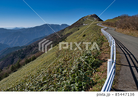 晴天の瓶ヶ森UFOライン 85447136